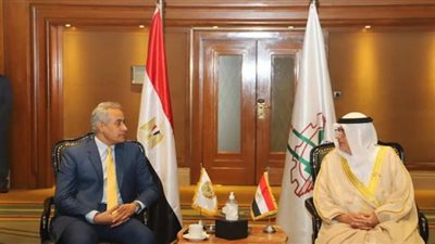 وزير القوى العاملة يبحث مع نظيره الإماراتي التعاون في القضايا المشتركة