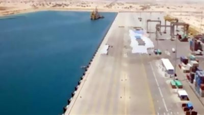 الطقس السيء يتسبب في تعليق العمل بموانئ مصرية