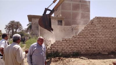 إزالة 40 حالة تعد على أملاك الدولة بمراكز أطفيح والصف وأبو النمرس