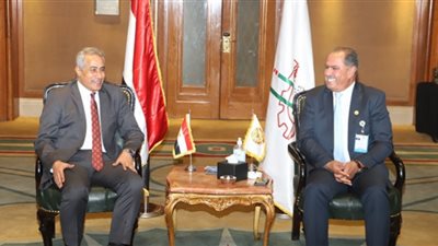 وزير القوى العاملة يلتقي أمين الاتحاد الدولي لنقابات العمال العربي