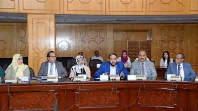 محافظ الإسماعيلية يُناقش استعدادات الصحة لانطلاق فعاليات حملة 