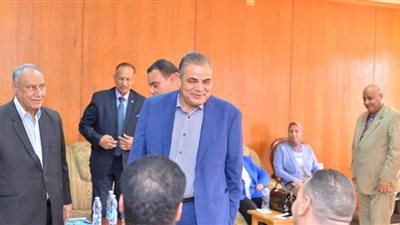 رئيس جامعة كفر الشيخ يتفقد 