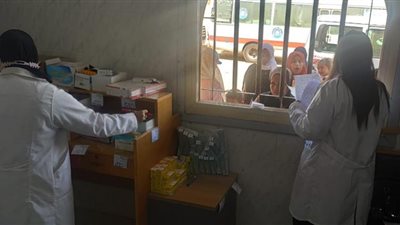 توافد المواطنين على القافلة الطبية المجانية بوحدة أبوصوير بالإسماعيلية