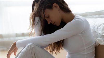 سرطان المبيض.. علامات خطيرة للورم تظهر أثناء تناول الطعام