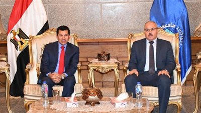 وزير الشباب والرياضة يشيد بالطفرة التى يشهدها قطاع التعليم بالإسماعيلية