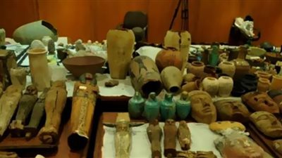 تأجيل محاكمة 12 متهمًا بينهم أمريكي في قضية تهريب الأثار لـ مارس