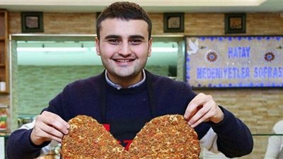 زلزال تركيا.. بكاء هستيري للشيف بوراك على زبائنه وأصدقائه