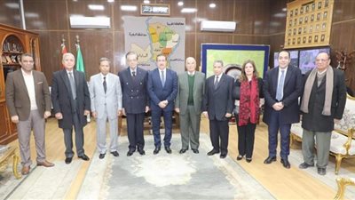 محافـظ المنوفية يستقبل عدد من محافظي المنوفية السابقين بمكتبه بالديوان العام