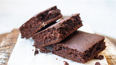 طريقة عمل براونيز في المنزل لعشاق الشوكولاتة