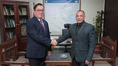 الأعلى للآثار يناقش سفير كازاخستان في ترميم مسجد الظاهر بيبرس