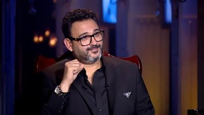 أكرم حسني ينهي الجدل..فيلم الناظر علامة فى تاريخ الكوميديا