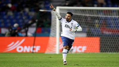 ثنائية الدوسري تمنح الهلال التقدم على فلامنجو في الشوط الأول