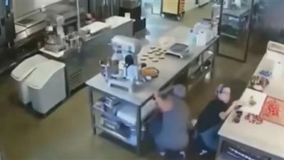 لحظة وقوع زلزال تركيا وسوريا (شاهد)