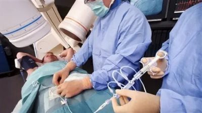 حكم الصلاة بالقسطرة البولية وتسرب بعض البول منها