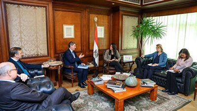المشاط تبحث مع بنك الاستثمار الأوروبي آليات تمويل القطاع الخاص وتحفيز الصناعات الخضراء