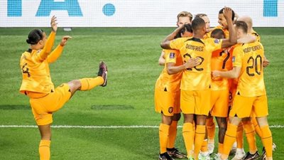 هولندا تتقدم على الإكوادور بهدف في الشوط الأول