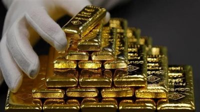 الذهب يسجل أدنى مستوى له في عامين