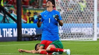 ياسين بونو ضمن أفضل 3 حراس في العالم بترشيح الفيفا