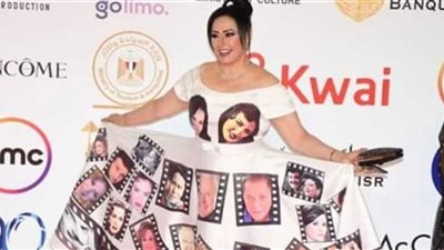 هند عاكف توجه رسالة للفنان حسين فهمي بعد أزمتها بـ
