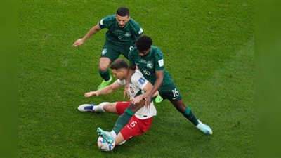 سالم الدوسري يهدر ركلة جزاء أمام بولندا