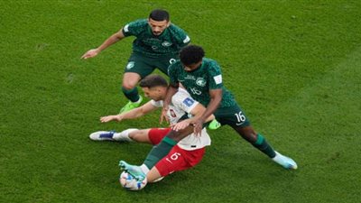 فرسان البريكان يهدر فرصة تسجيل الهدف الأول للسعودية أمام بولندا