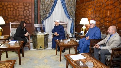 شيخ الأزهر يستقبل وزيرة الهجرة لتعزيز التعاون لصالح المصريين بالخارج .. صور