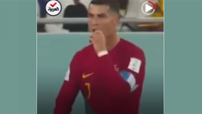 رونالدو يُثير ضجة بعد تناوله 