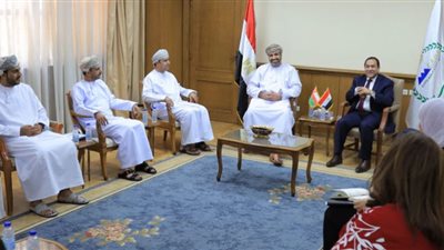 وزير العمل العماني يطلع على التجربة المصرية بمسابقات التوظف الحكومي