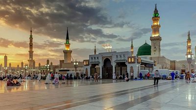 رئاسة المسجد النبوي تكشف حقيقة دخول سيدتين لساحاته بملابس غير مناسبة