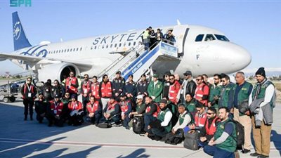وصول أولى طلائع الجسر الجوي السعودي إلى مطار أضنة بتركيا