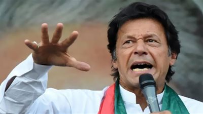 عمران خان يلغي مسيرة احتجاجية خوفًا من الفوضى