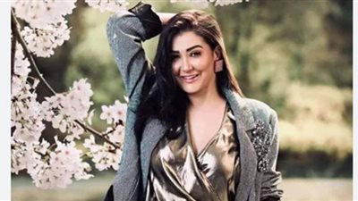 بدون مكياج وبملابس شتوية غادة عبدالرازق تخطف الأنظار