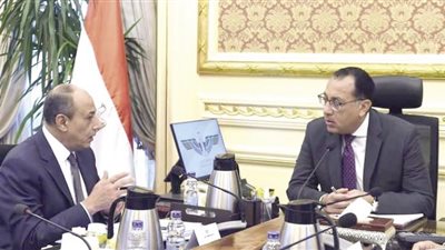 رئيس الوزراء يشكر وزير الطيران والعاملين بكل التخصصات على إنجاز وصول ومغادرة الوفود بشكل حضارى خلالCOP 27