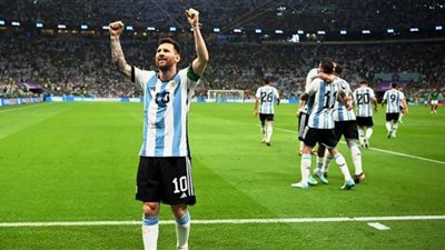 الأرجنتين تضرب المكسيك بثنائية وتُنعش آمال التأهل بالمونديال