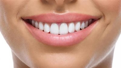 طبيب يكشف أساطير شائعة عن الأسنان.. في يومه العالمي