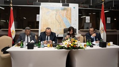 ممثل الجمارك يجيب عن أسئلة الجالية المصرية في الرياض حول قانون استيراد السيارات