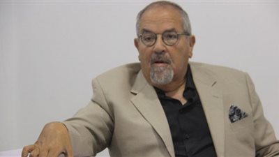 أبو العيش يطالب الدولة بتوفير مشروع قومي للمصريين في الخارج