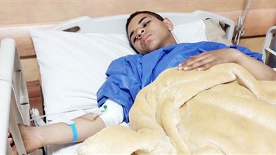 مراهق يخرج أمعاء صديقه بمطواه في حركة هزار