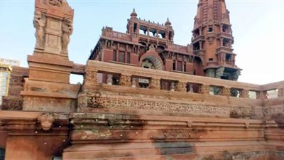 أسوار وجدران قصر البارون مهددة بالانهيار بسبب «الرشح»