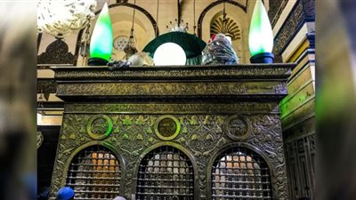 (فيديوجراف) بعد تحريف اسم السيدة زينب.. 10 معلومات عن حفيدة النبي