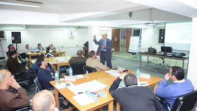 النساء والتوليد بطب سوهاج يواصل تنفيذ برنامجه التدريبي للأطباء المقيمين