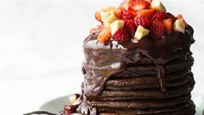 حضري بان كيك بالشوكولاتة والفواكه في وقت قياسي