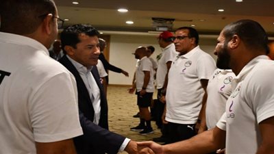 وزير الرياضة يجتمع مع لاعبي المنتخب الأوليمبى في معسكرهم بالإسكندرية