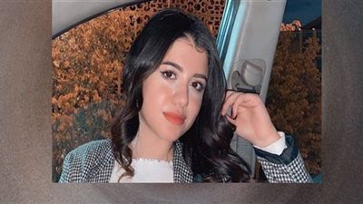 والدة نيرة أشرف تزور قبر ابنتها بعد تأييد الإعدام على قاتلها.. 