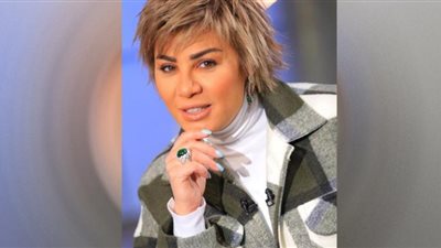 مفيدة شيحة.. أناقة وجمال بالأسود والأحمر