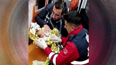 زلزال تركيا.. إنقاذ طفل عمره 10 أيام من تحت الأنقاض (شاهد)