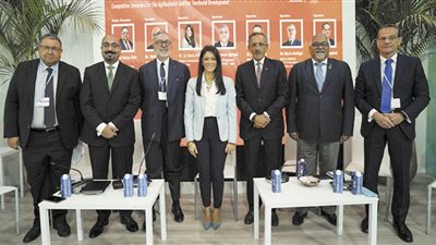 «انتيسا سان باولو»: وضع المزارعين على رأس أولوياتنا