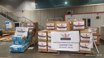 زلزال تركيا.. المصريون يتبرعون بالمال والدم والدواء لإنقاذ مصابي الكارثة (شاهد..فيديو خاص)