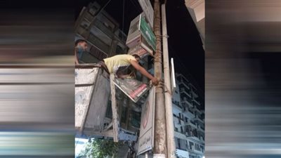رفع 30 لوحة إعلانات غير مرخصة بحي شرق المنصورة