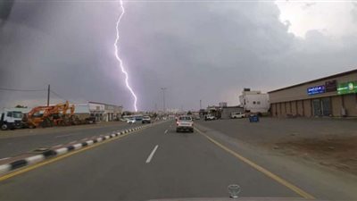 هطول أمطار على منطقة جازان والأرصاد السعودية تحذر